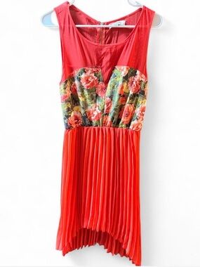 UMGEE Coral Red Floral Pleated Mesh High Low Dress Size M NWOT Boho